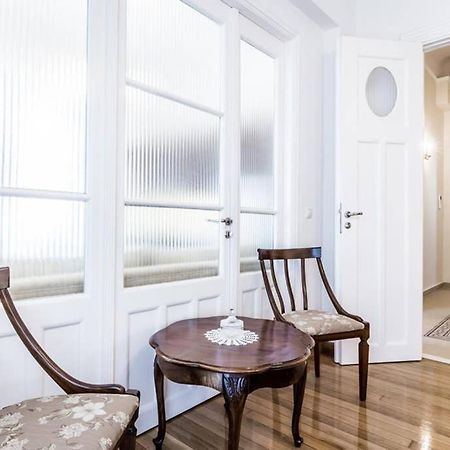 Neoclassical Apartment With 3 Bedrooms In Pireus Exteriér fotografie