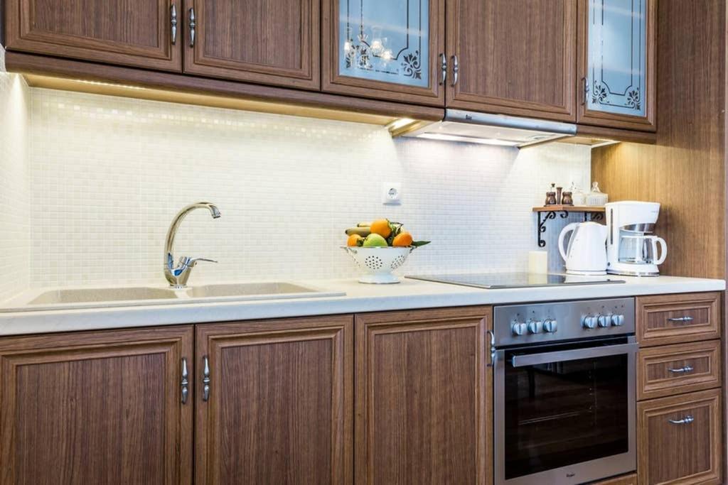 Neoclassical Apartment With 3 Bedrooms In Pireus Exteriér fotografie