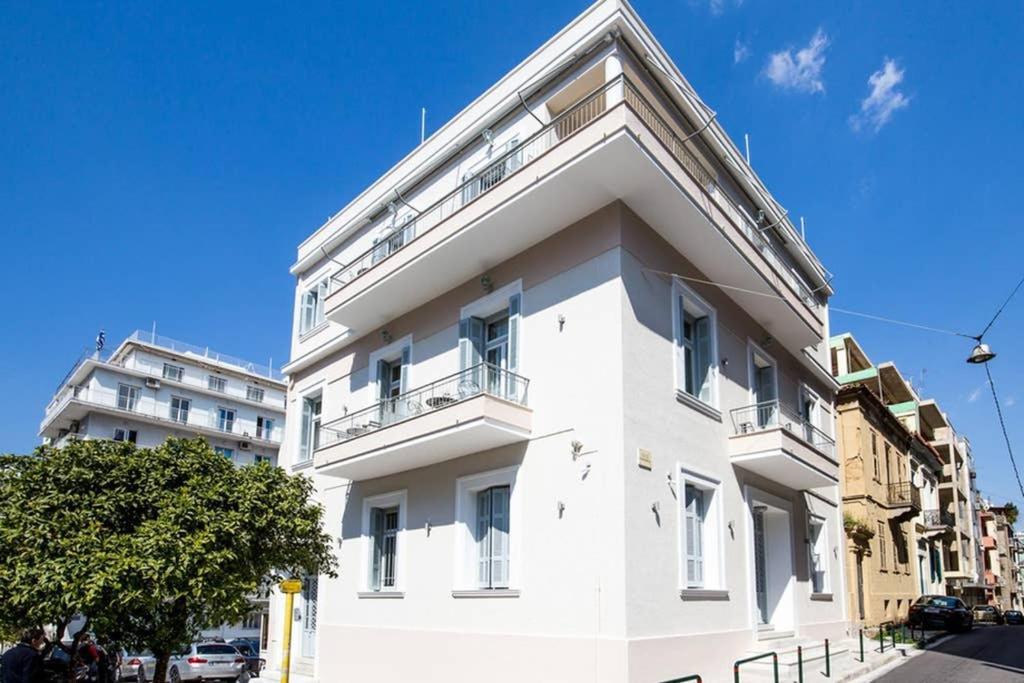 Neoclassical Apartment With 3 Bedrooms In Pireus Exteriér fotografie