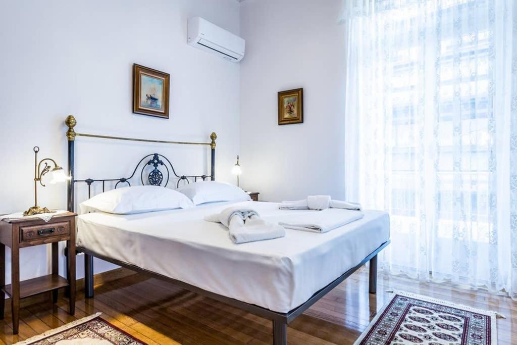 Neoclassical Apartment With 3 Bedrooms In Pireus Exteriér fotografie