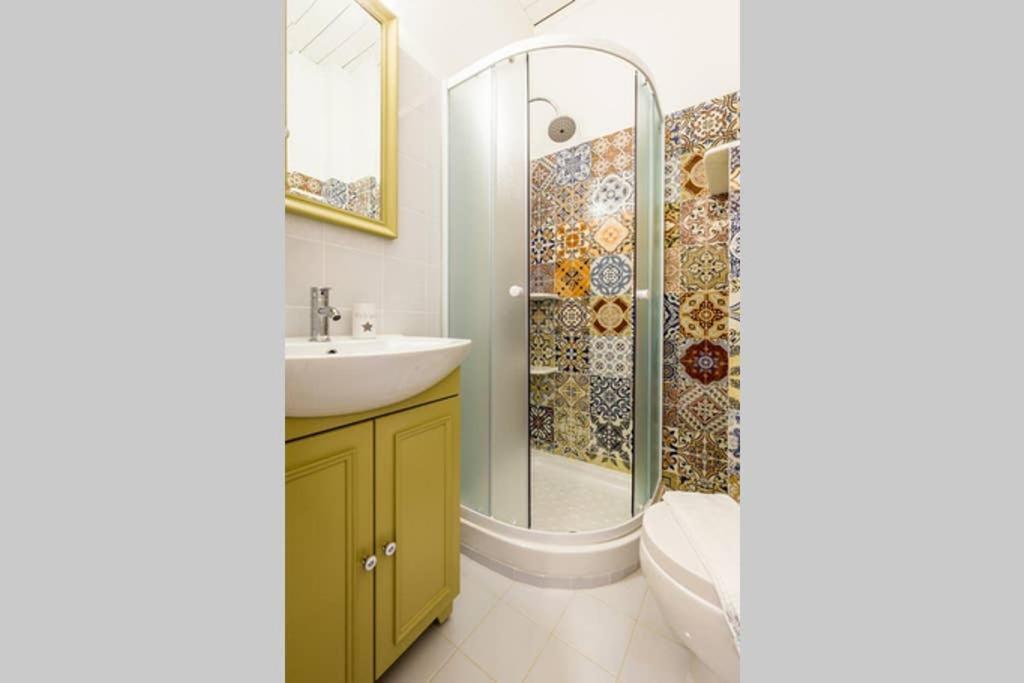 Neoclassical Apartment With 3 Bedrooms In Pireus Exteriér fotografie