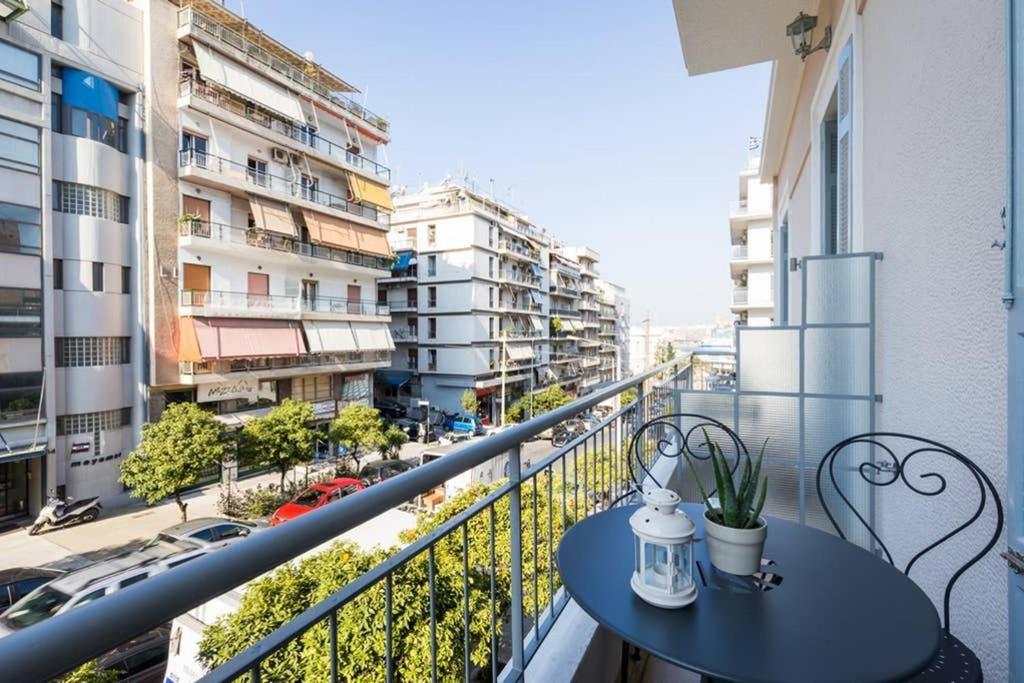 Neoclassical Apartment With 3 Bedrooms In Pireus Exteriér fotografie