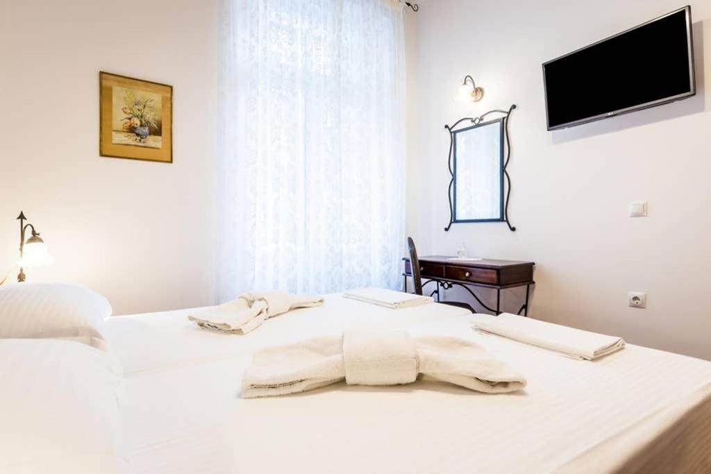 Neoclassical Apartment With 3 Bedrooms In Pireus Exteriér fotografie
