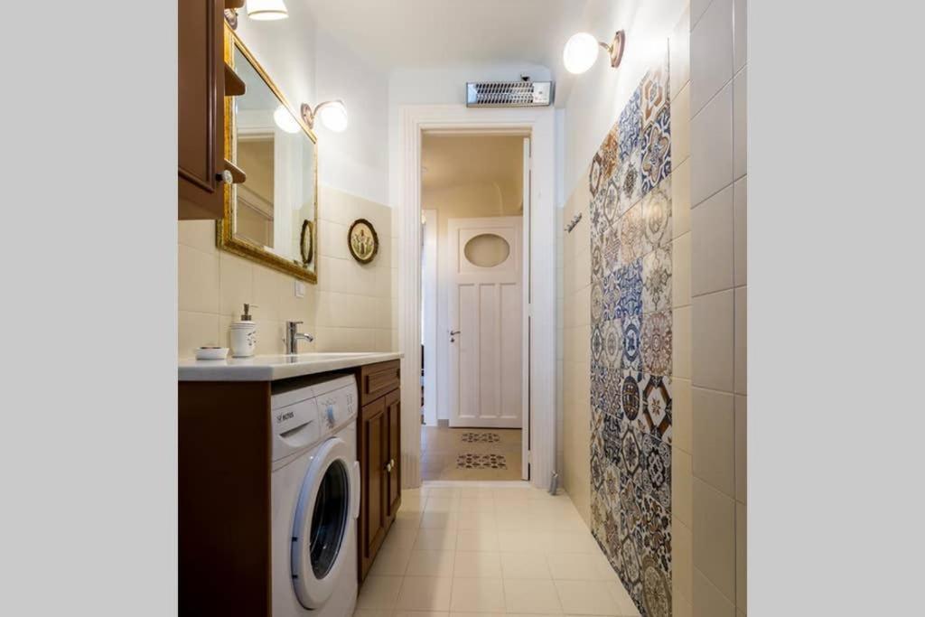 Neoclassical Apartment With 3 Bedrooms In Pireus Exteriér fotografie