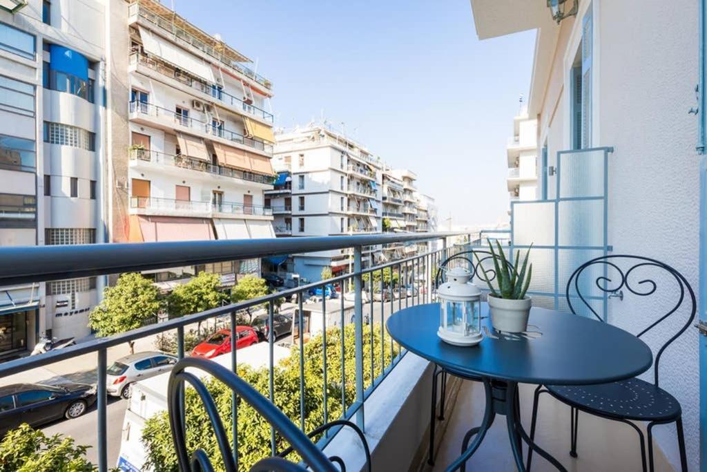 Neoclassical Apartment With 3 Bedrooms In Pireus Exteriér fotografie